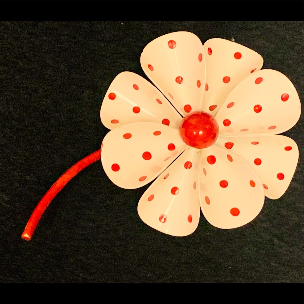 Vintage Metal Flower Pin
